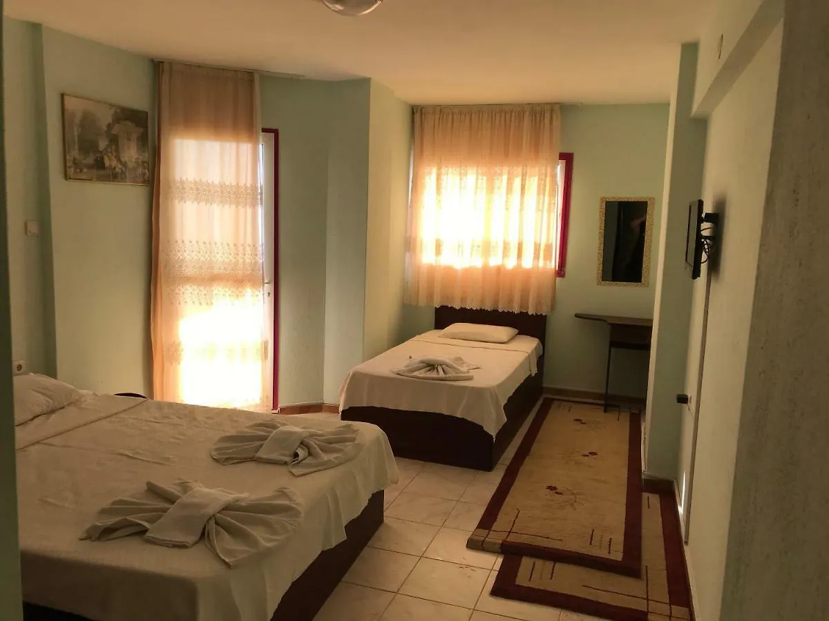 Suer Hotel Κουσάντασι 2*,